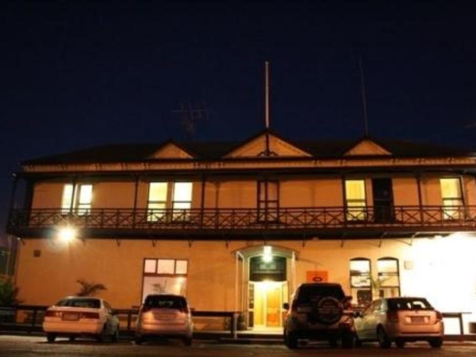 Customhouse Hotel And Backpackers Hostel เนลสัน ภายนอก รูปภาพ